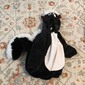 Skunk costume 0-6 months